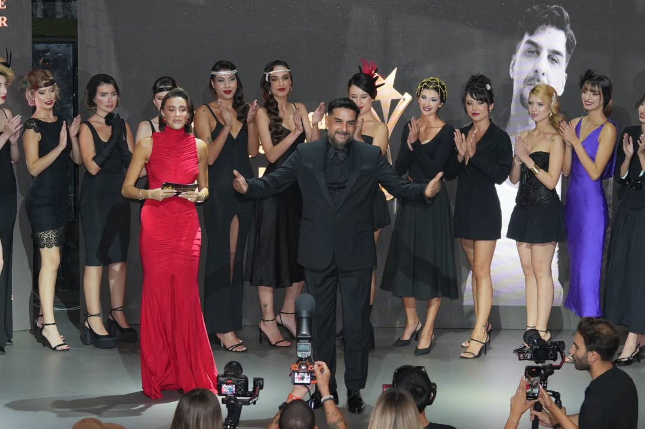 Cumhuriyet Kadınları Temalı Saç Defilesi Büyük Alkış Aldı